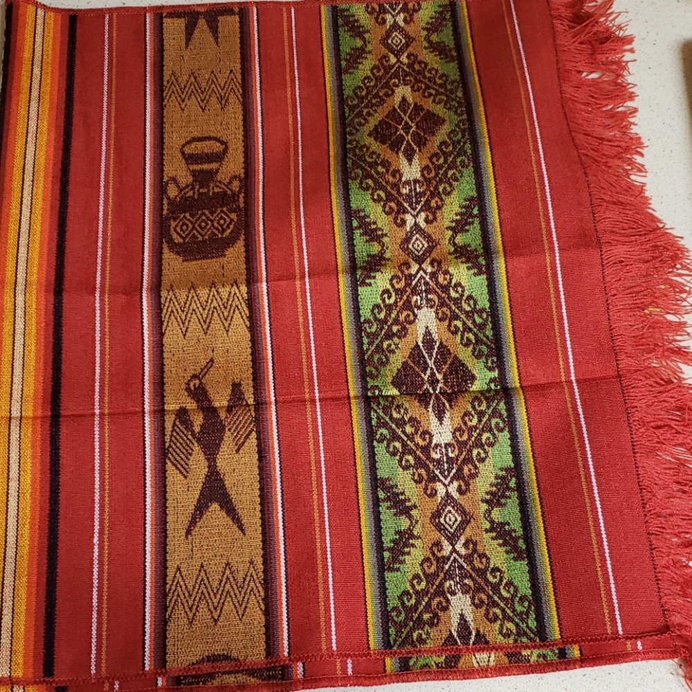 Table runner - Picture 2 of 2